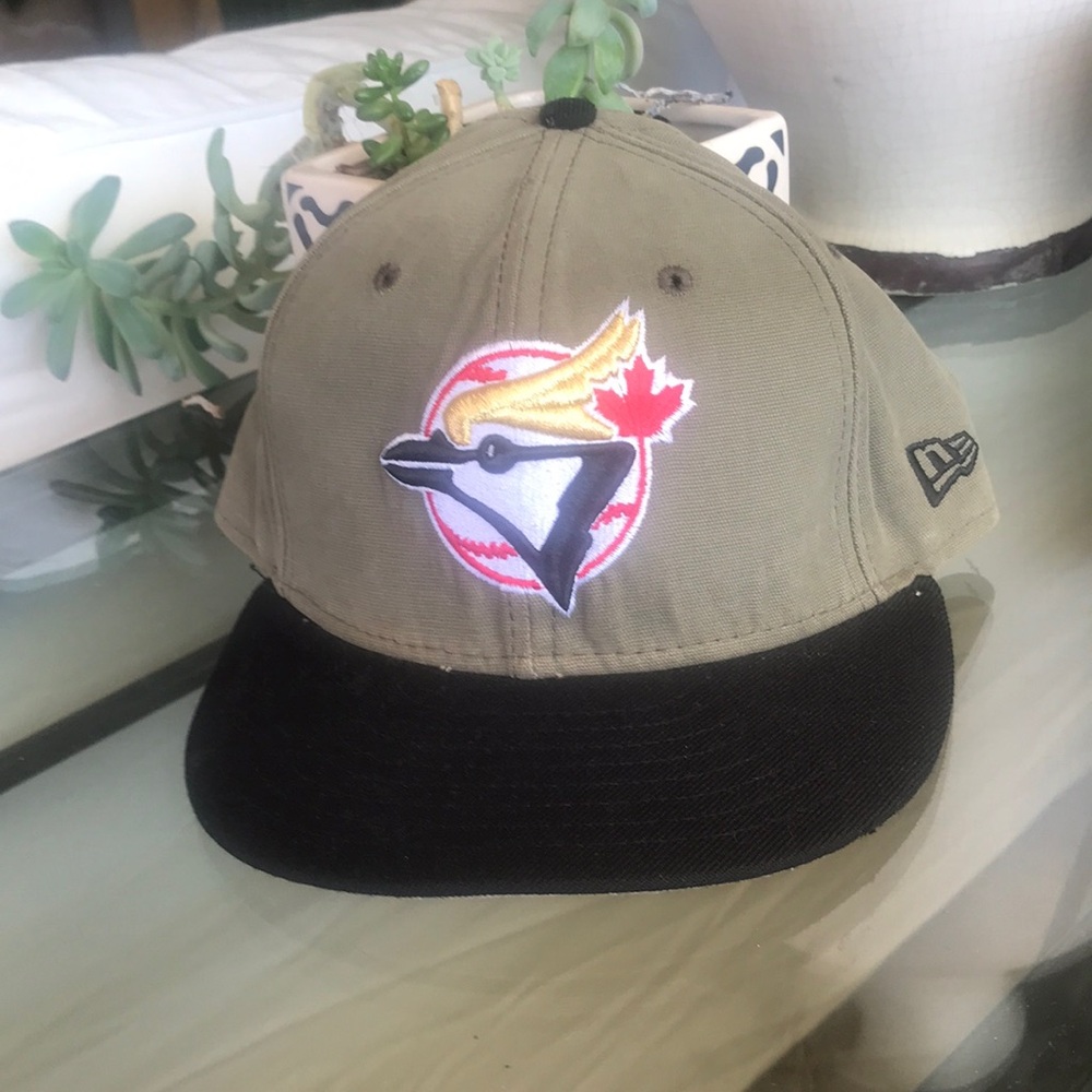 Toronto Blue Jays New Era hat size 7 1/8 used army green‎ and black